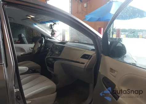 2014 Toyota Sienna Le V6 8 Passenger from USA, damaged, VIN 5TDKK3DC8ES487963